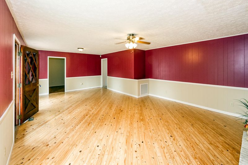 896 E Wolf Valley Rd, Heiskell, TN 37754