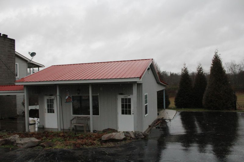 8961 E Hwy 70 E, Crossville, TN 38555