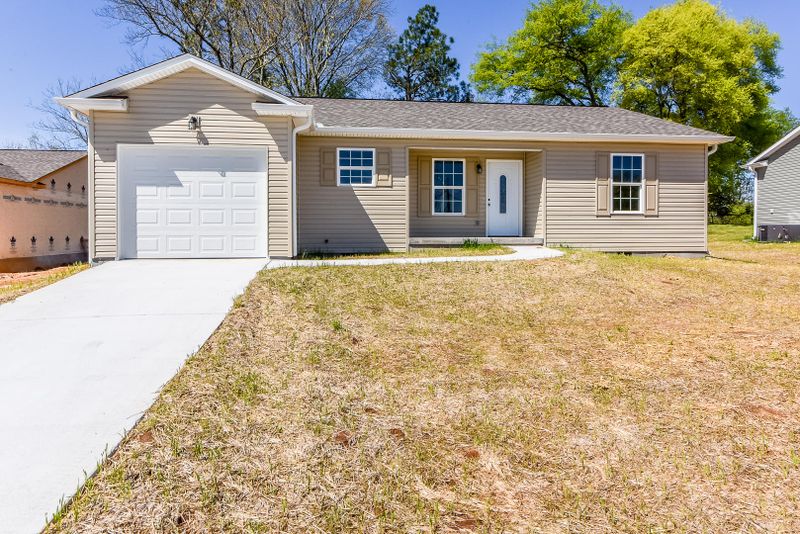 897 N Wright Rd, Alcoa, TN 37701