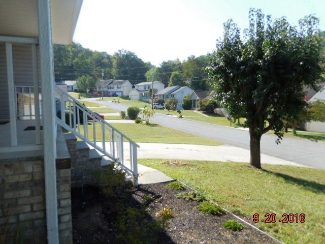 8973 Heathercrest Dr, Powell, TN 37849