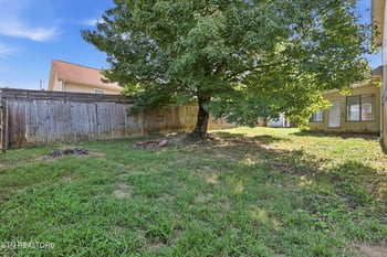 8979 Heathercrest Dr, Powell, TN 37849
