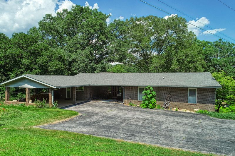 898 Bowman Bend Rd, Harriman, TN 37748