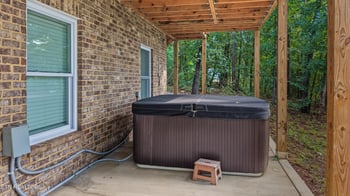 898 Hillside Ln, Lenoir City, TN 37771