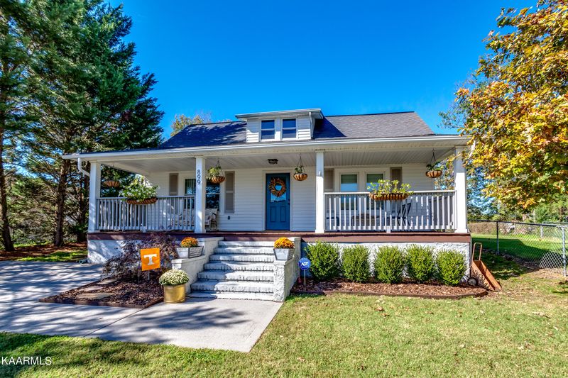 899 Gilbert St, Alcoa, TN 37701