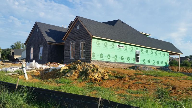 899 Silver Leaf Dr, Lenoir City, TN 37772