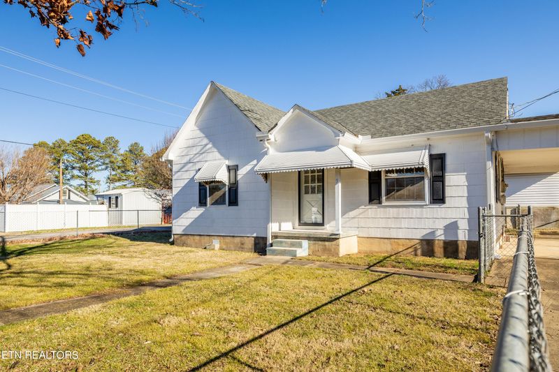 9 Lee St, Niota, TN 37826