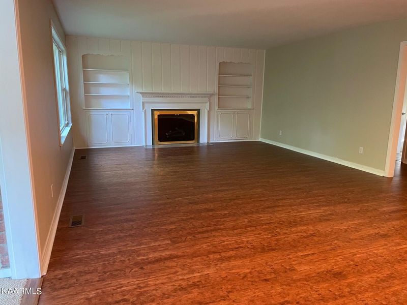9 Oak Ln, Sparta, TN 38583