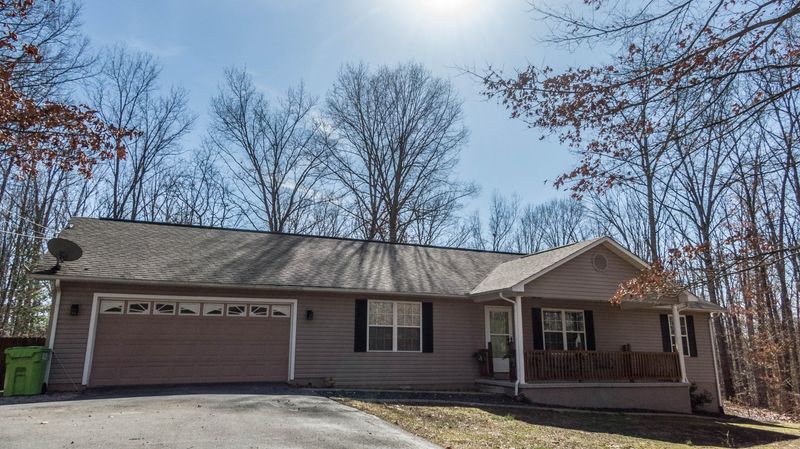 90 Hodden Cir, Crossville, TN 38555