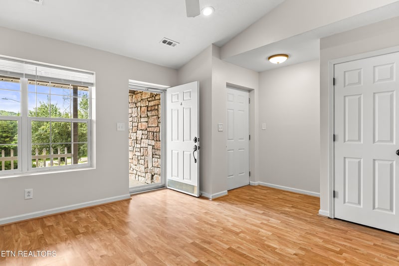 90 Peartree Ln, Loudon, TN 37774
