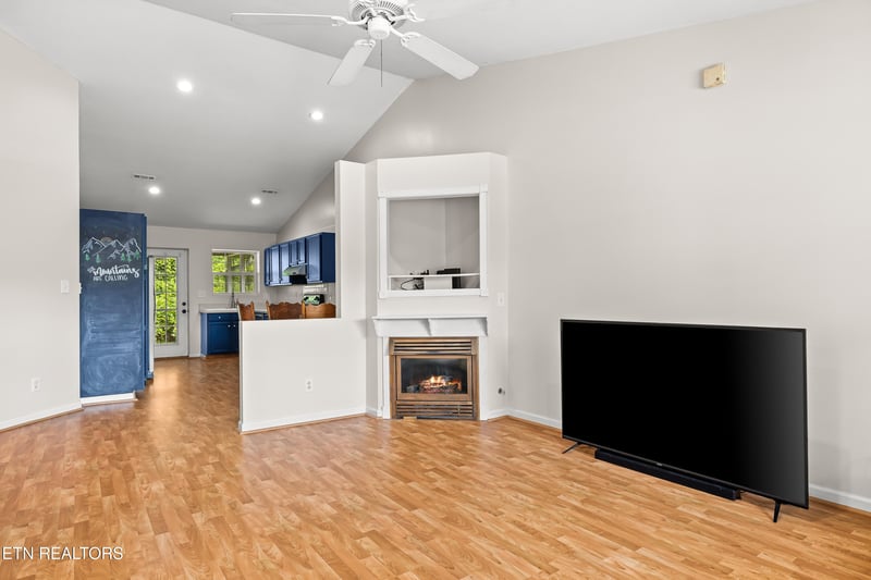 90 Peartree Ln, Loudon, TN 37774
