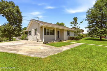 90 Tempura Dr, Oak Ridge, TN 37830