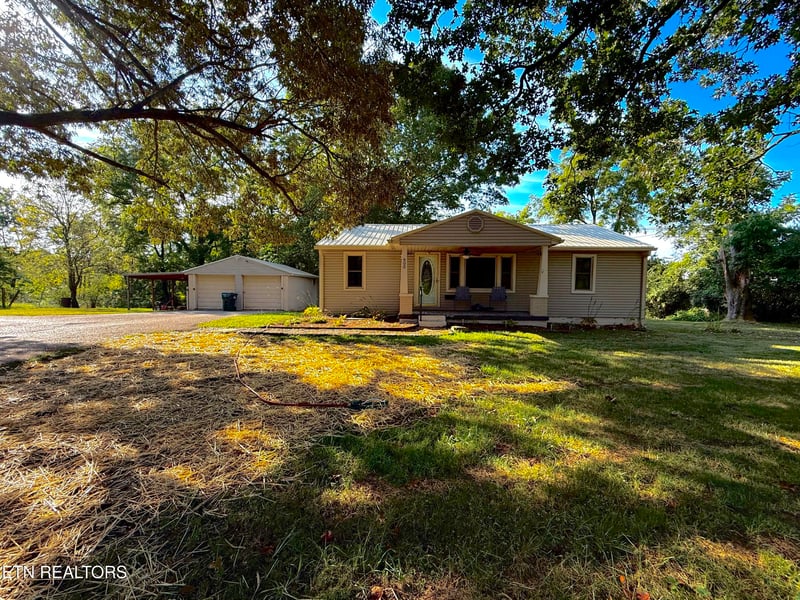 900 E First St, Crossville, TN 38555