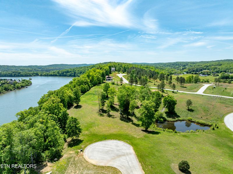 900 Eagle Nest Dr, Loudon, TN 37774