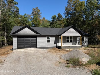 900 Paola Dr, Crossville, TN 38572