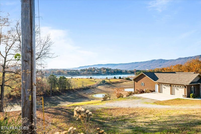 900 Powell Valley Shores Cir, Speedwell, TN 37870