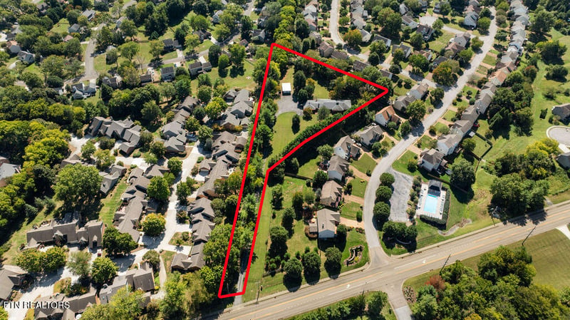 9000 Westland Dr, Knoxville, TN 37922