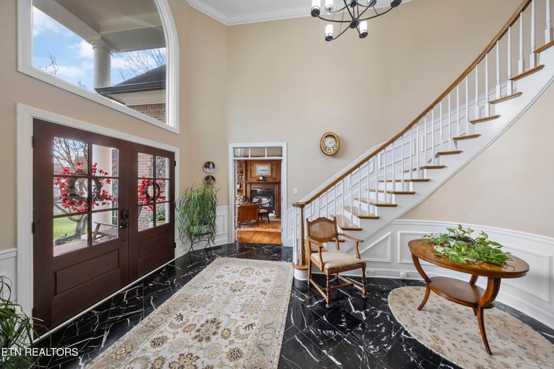 9001 Grey Pointe Dr, Knoxville, TN 37922