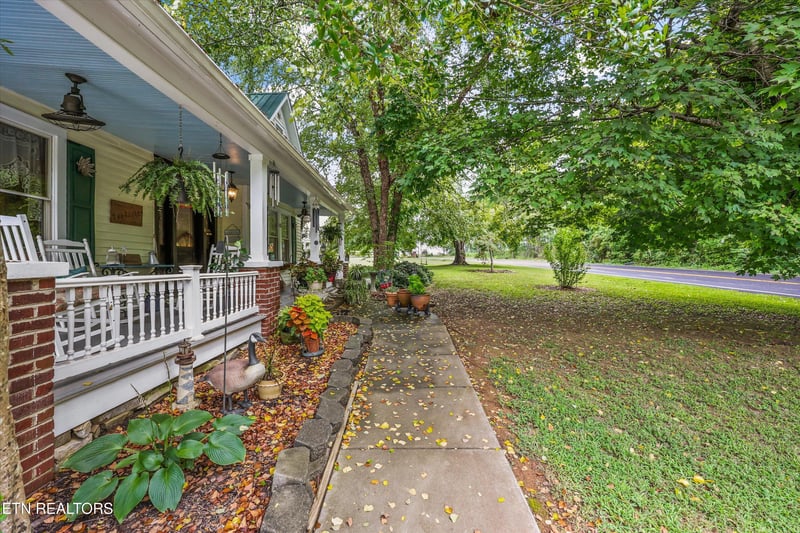 9003 Hill Rd, Knoxville, TN 37938
