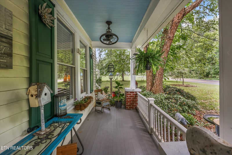9003 Hill Rd, Knoxville, TN 37938
