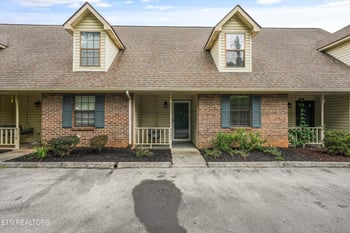 9005 Fountain Brook Ln, Knoxville, TN 37923