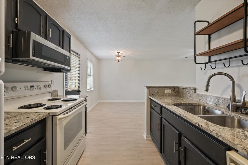 9005 Fountain Brook Ln, Knoxville, TN 37923