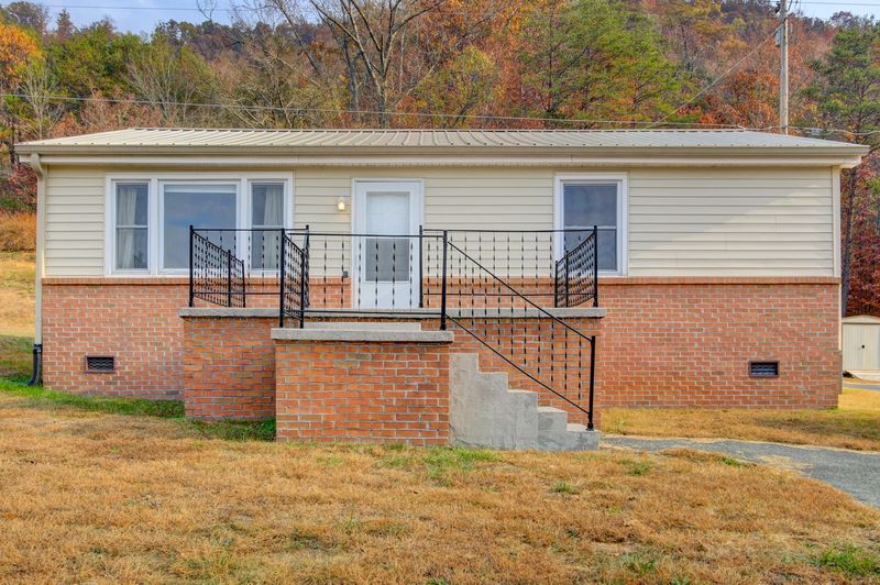 9008 Andersonville Pike, Powell, TN 37849