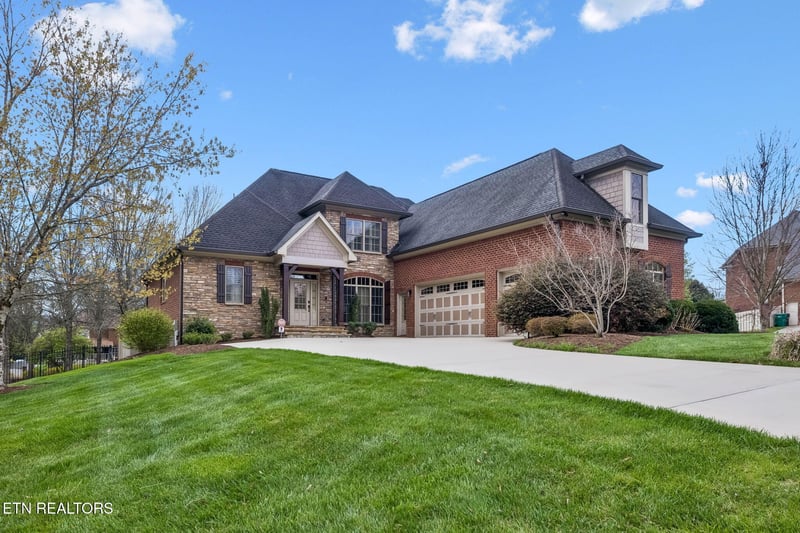 9009 Farrell Park Ln, Knoxville, TN 37922