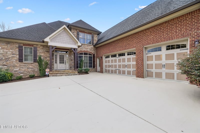 9009 Farrell Park Ln, Knoxville, TN 37922