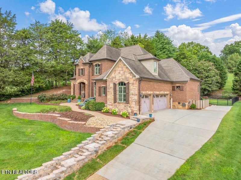 901 Broken Shaft Ln, Knoxville, TN 37922
