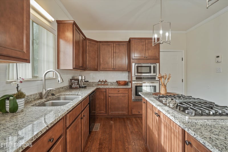 901 Harbour Shore Dr, Knoxville, TN 37934
