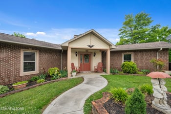 901 Lake Smoky Rd, Sevierville, TN 37876