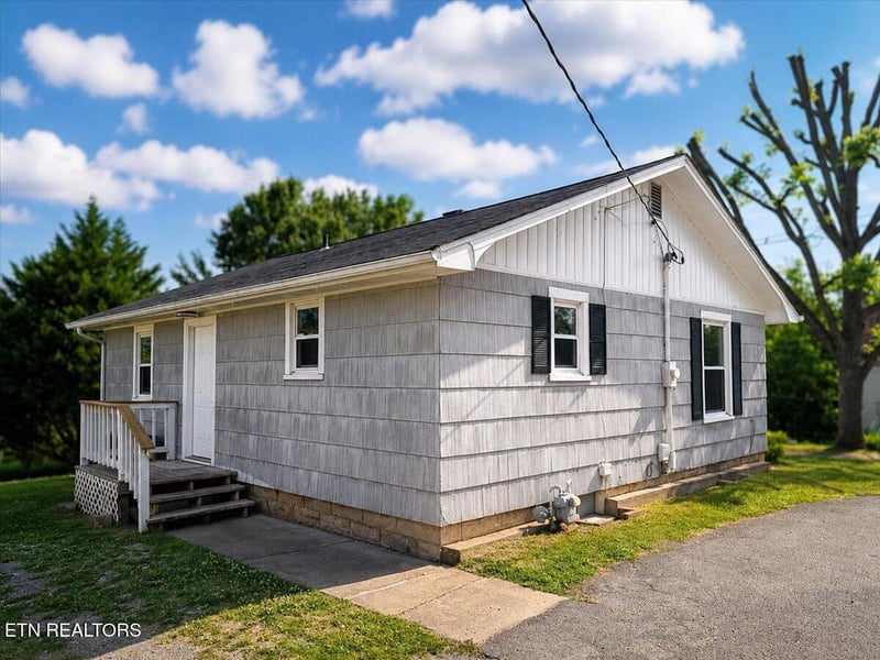 901 Mayes Ave, Sweetwater, TN 37874