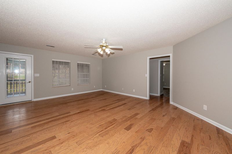 901 Ruby Dr, Maryville, TN 37803