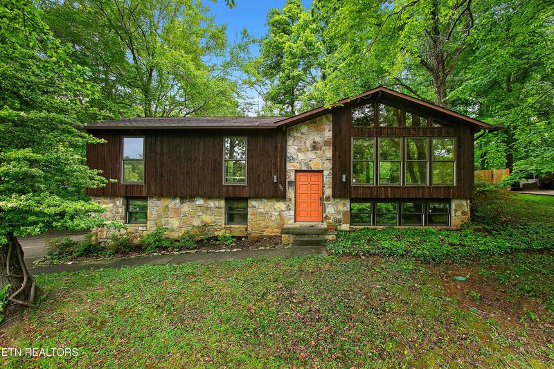 901 Two Notch Dr, Knoxville, TN 37920