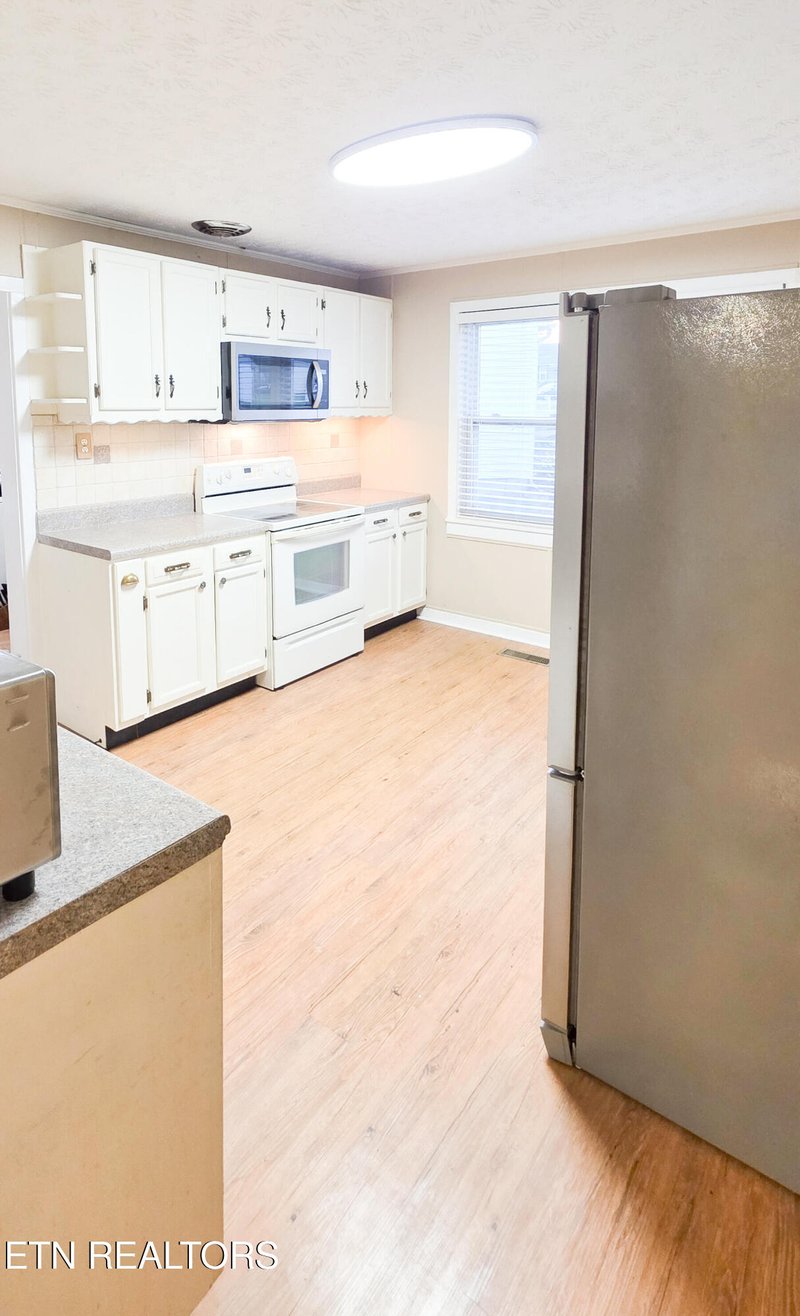901 Valley Vista Dr, Loudon, TN 37774