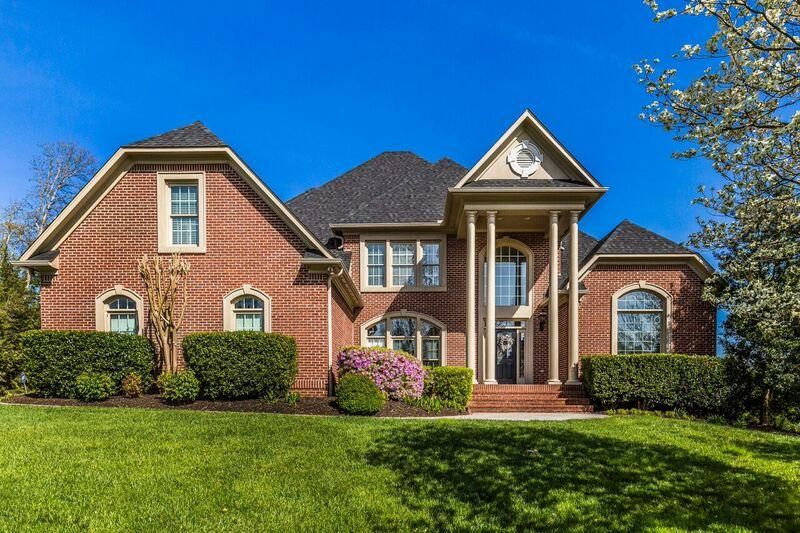 9012 Grey Pointe Dr, Knoxville, TN 37922