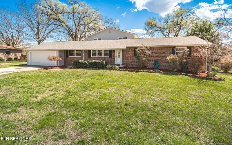 9016 Tyrone Dr, Knoxville, TN 37922