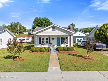 902 Fowler St, Clinton, TN 37716