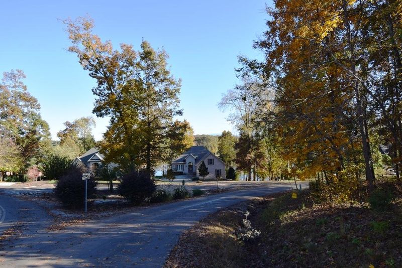 902 Kahite Tr, Vonore, TN 37885