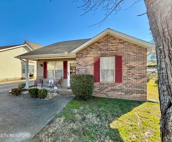 902 Middlebrook Ct, Sevierville, TN 37862