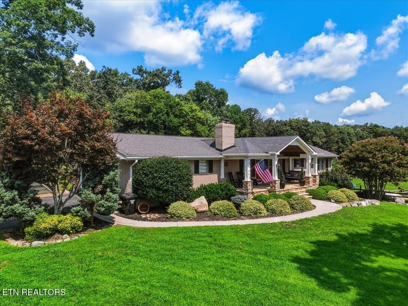 902 Summer Hill Ct, Friendsville, TN 37737