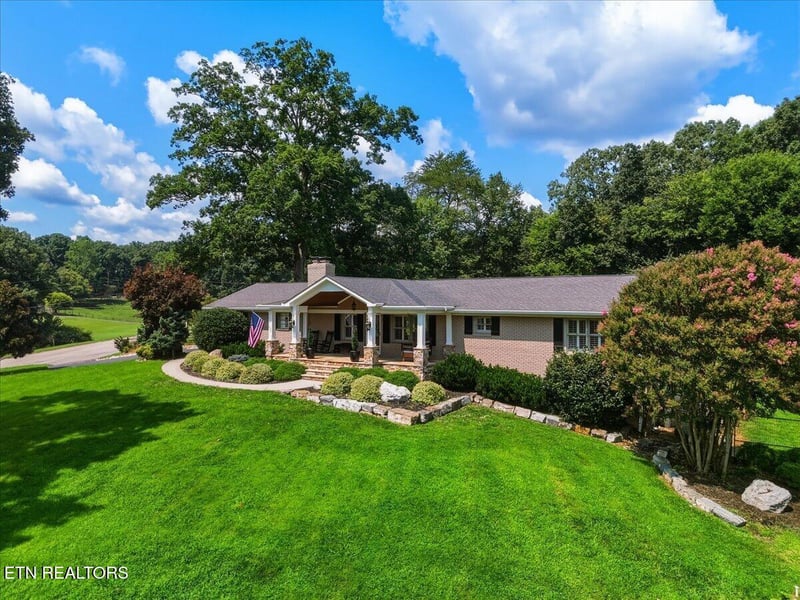 902 Summer Hill Ct, Friendsville, TN 37737