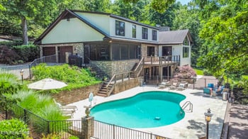 902 Twin Coves Cir, Lenoir City, TN 37772