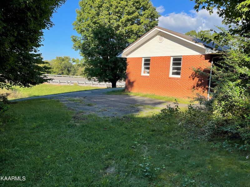9021 Tn 72, Loudon, TN 37774