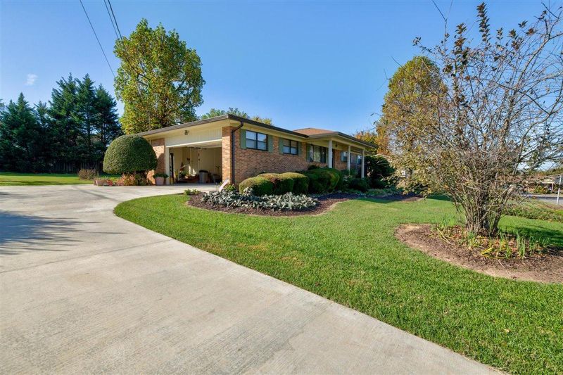 903 Brentwood Dr, Etowah, TN 37331