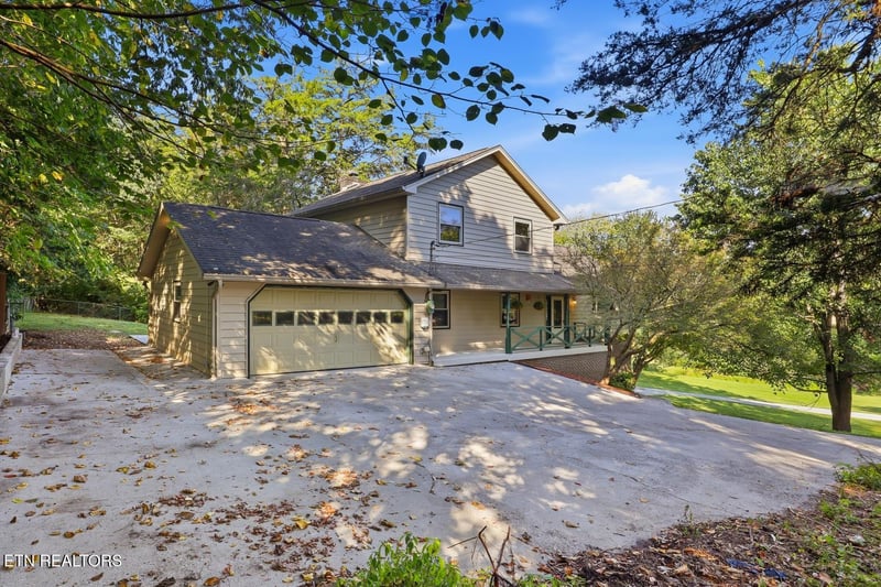 903 Misty Springs Rd, Knoxville, TN 37932