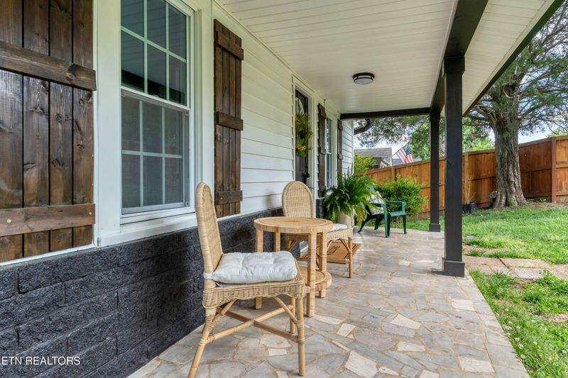 903 N B St, Lenoir City, TN 37771