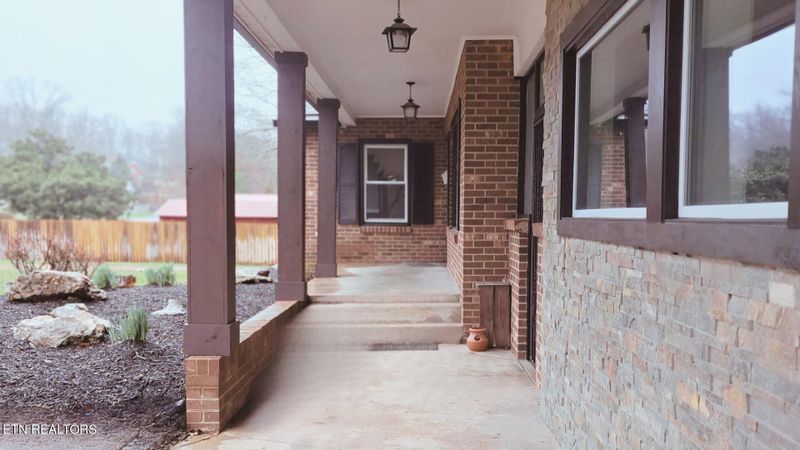 903 Ridgeview Dr, Clinton, TN 37716