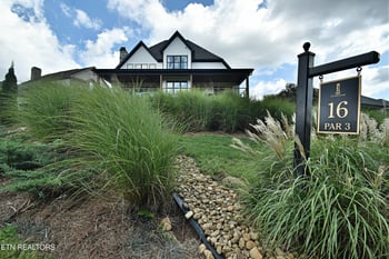 9030 Legends Lake Ln, Knoxville, TN 37922