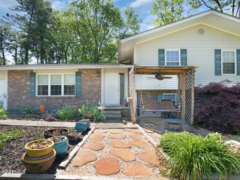 904 Corning Rd, Knoxville, TN 37923